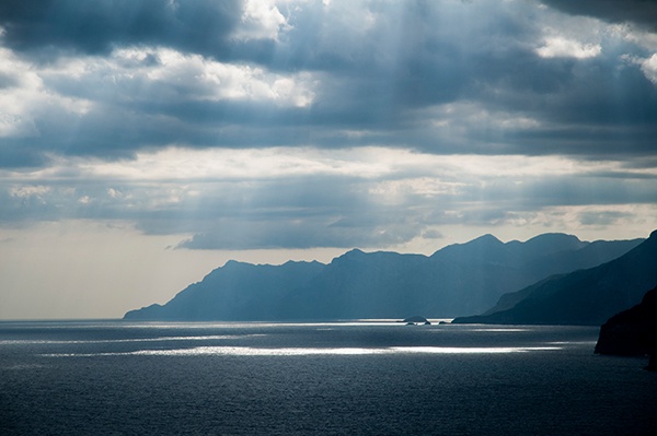 Meer 2013 Griechenland Insel Strahlen Sonnenstrahlen blau mystisch Wolken Spiegelung Schatten Ruhe Entspannen Berge Natur Landschaft