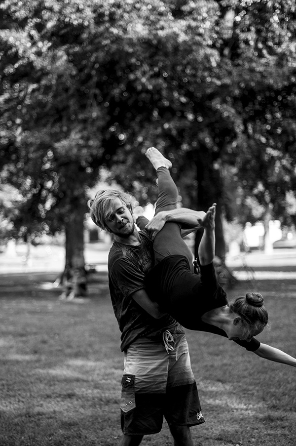 Spielerei 2014 Augarten AcroYoga Acro Yoga Fliegen Spaß Österreich Akrobatik 